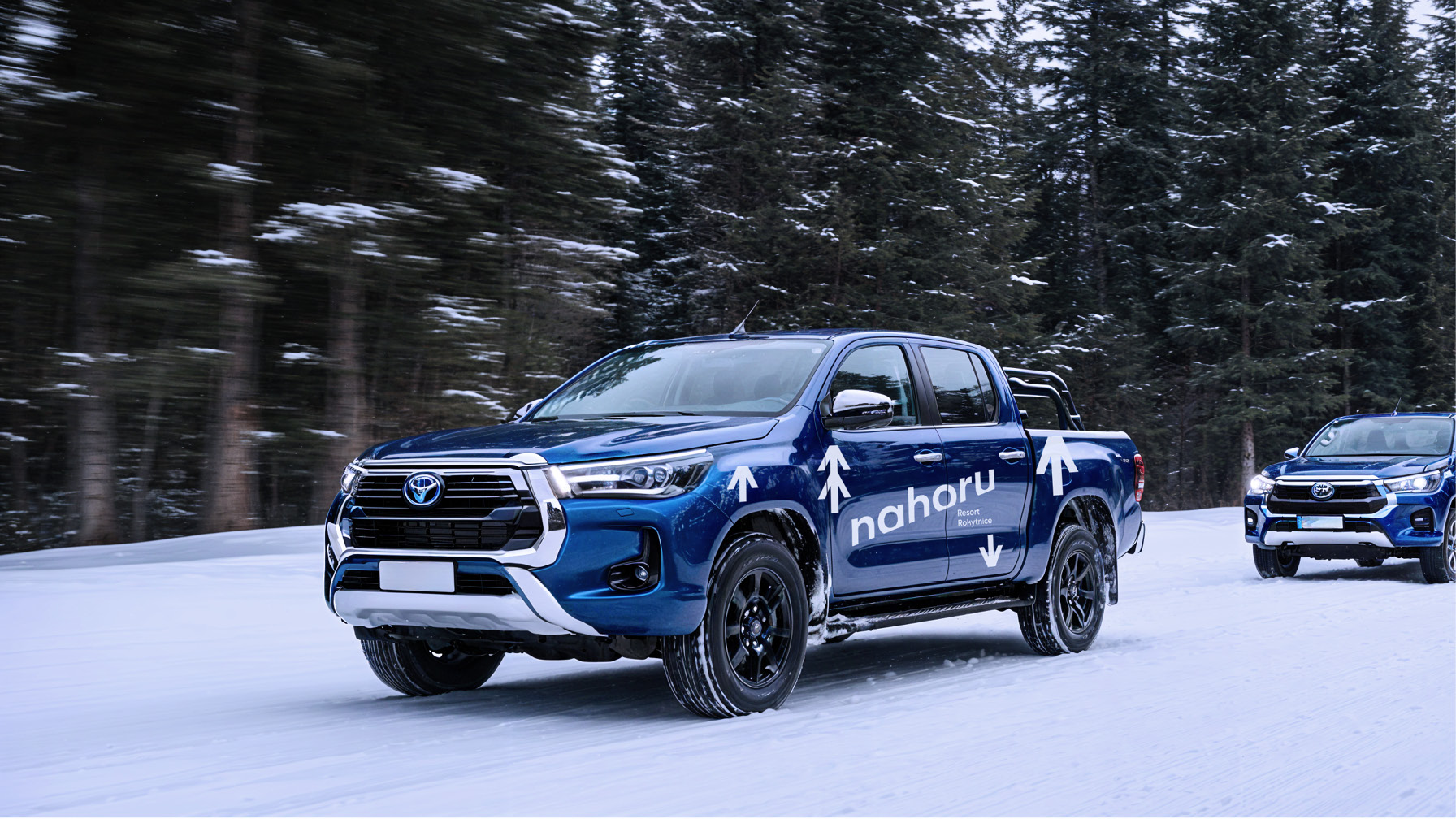 Nahoru_Brand_cars_on_road_mock